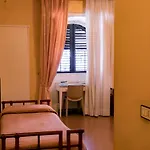 Joli Hotel