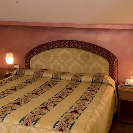 Joli Hotel 3*