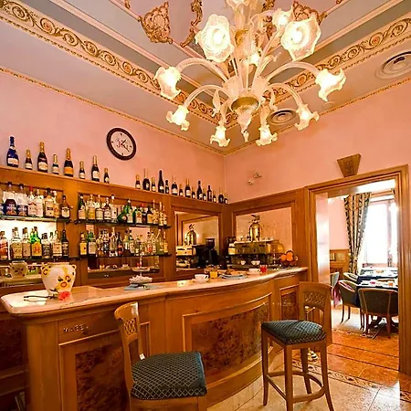 Joli Hotel 3*