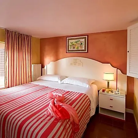 Hotel Joli
