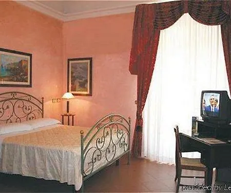Hotel Joli