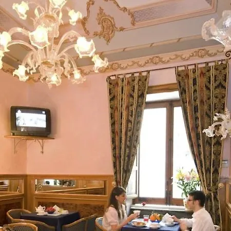 Hotel Joli