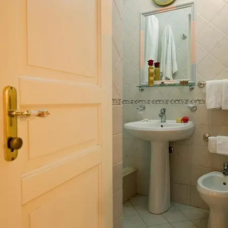Hotel Joli